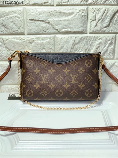 louis vuitton pouch with chain